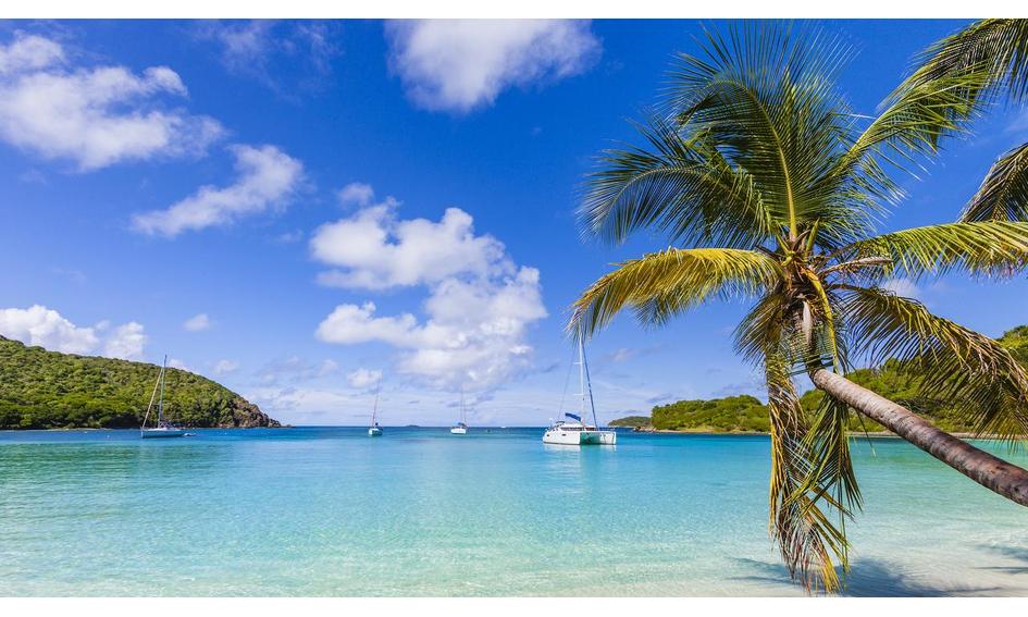 Catamaran cruise through the Antilles